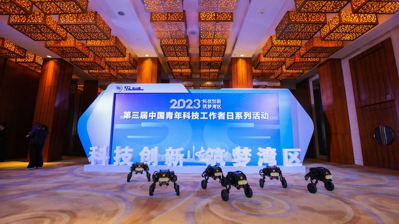 数据中台建设：标准规范与关键要素解析